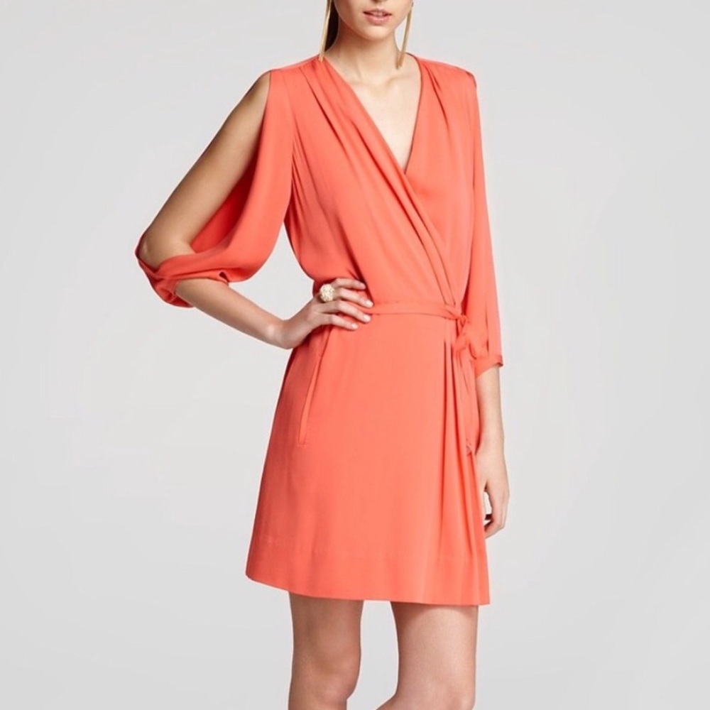 DVF Autumn wrap dress 6 could also fit size 8 TTS Hot Spice